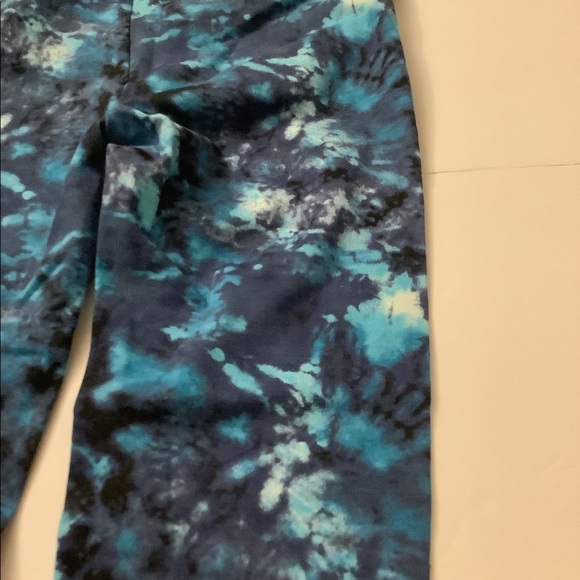 SO High Rise Leggings Sz Sm (7) elastic waistband Blue tie dye pattern - Picture 4 of 5